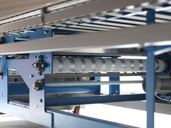 可与各种类型的熨平机相匹配 可与各种类型的熨平机相匹配