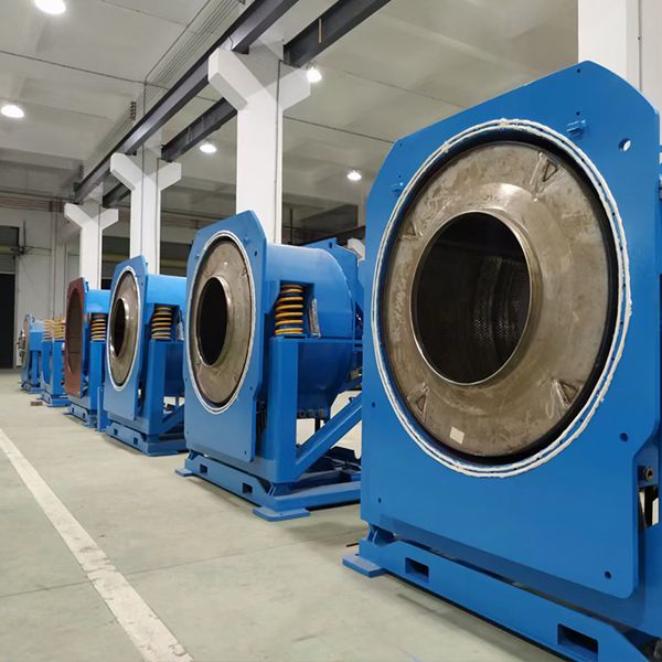 XGS系列全自动倒料倾斜式洗衣机由内筒、外筒、电机、支撑总成、传动总成、电器总成组成 XGS系列全自动倒料倾斜式洗衣机由内筒、外筒、电机、支撑总成、传动总成、电器总成组成